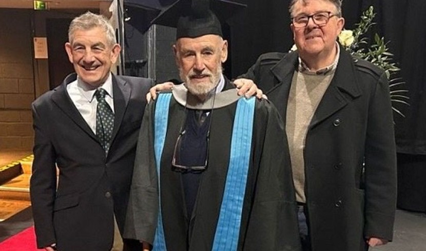 95 évesen szerzett mesterdiplomát egy angol férfi