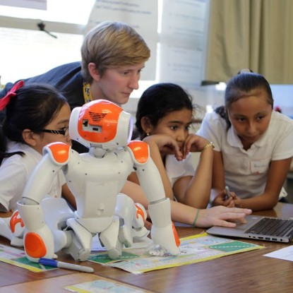Robottanárok Japánban és Indiában
